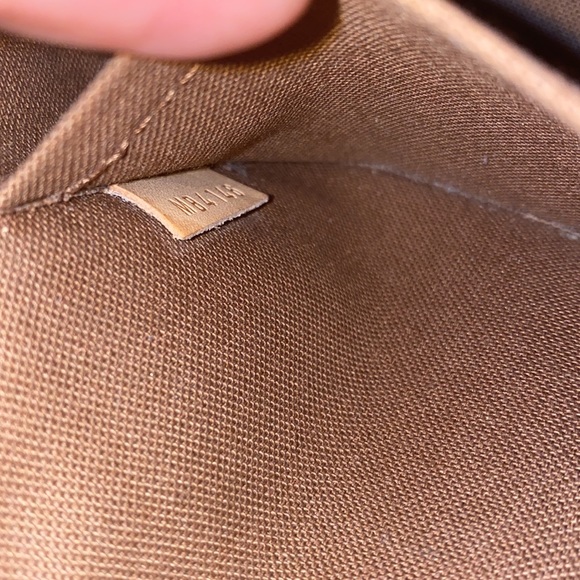 Louis Vuitton pochette accessoires NM - Picture 2 of 13